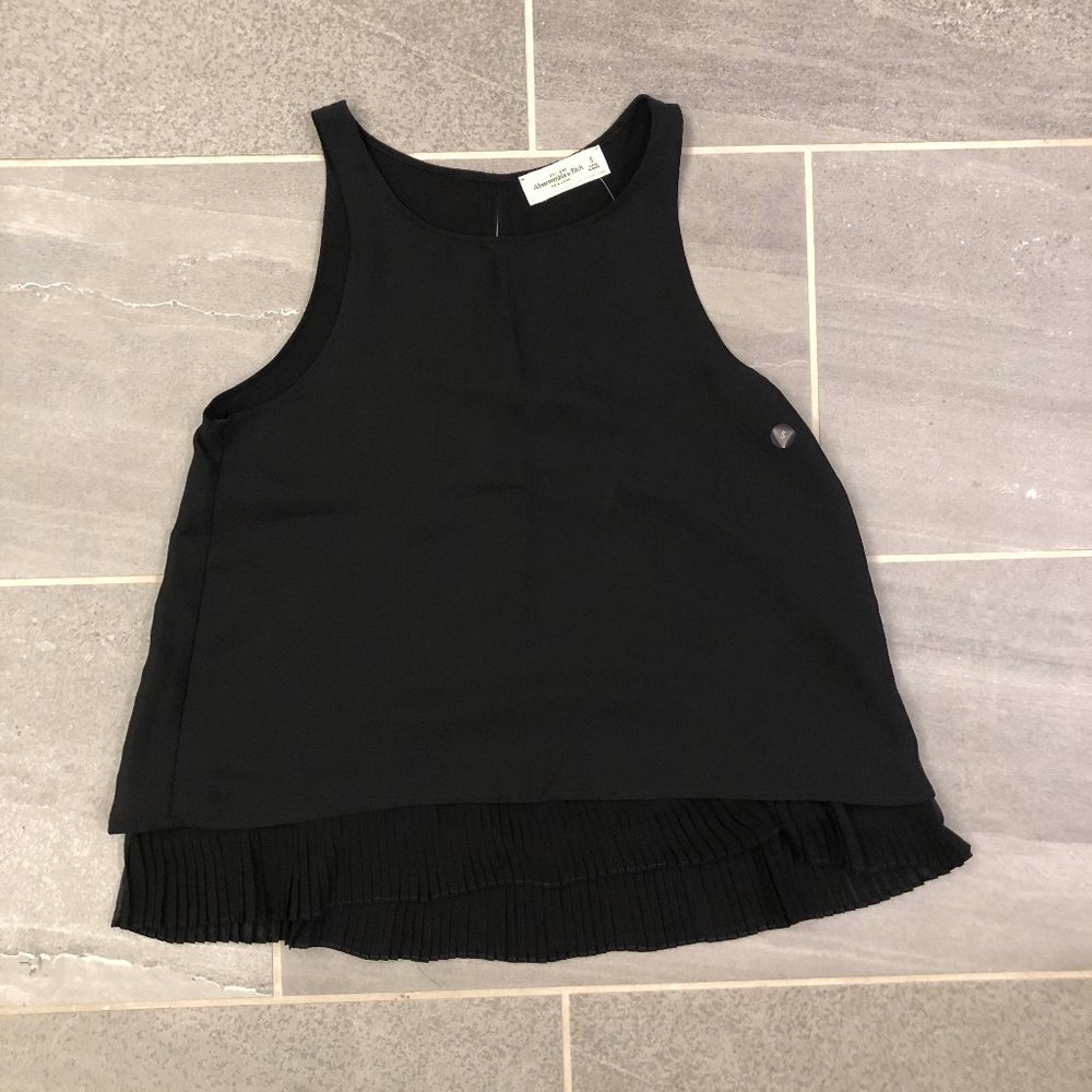 Abercrombie Black Sleeveless Top w/ ruffled bottom